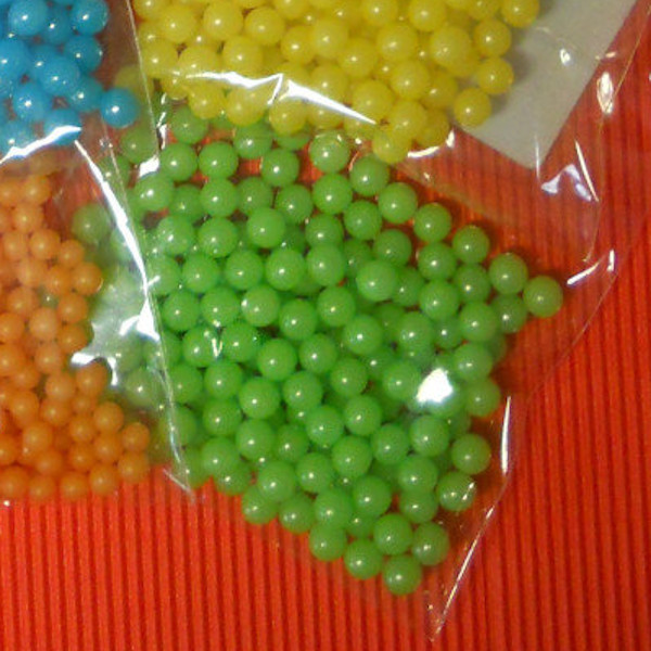 Perle piccole di zucchero verdi